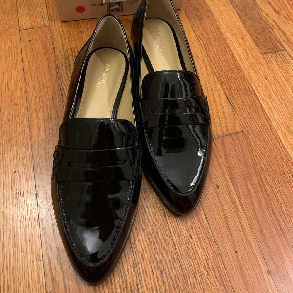 NWT Michael Kors pointy loafers